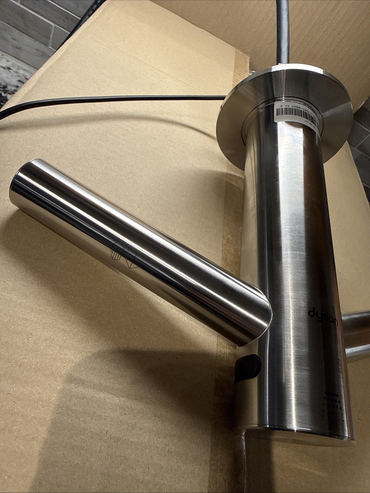 Dyson Auto Flush Tap Assy short Wall