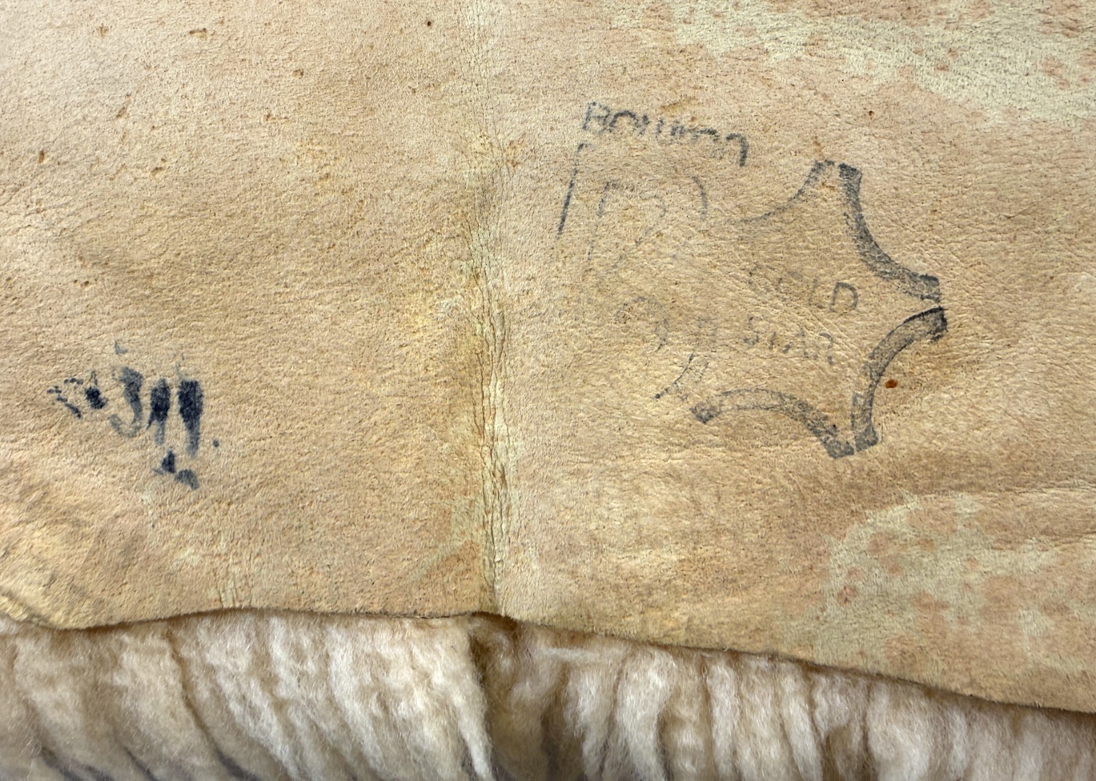 Natural Sheepskin GOLD STAR Ivory Wool Hide Pelt Rug.