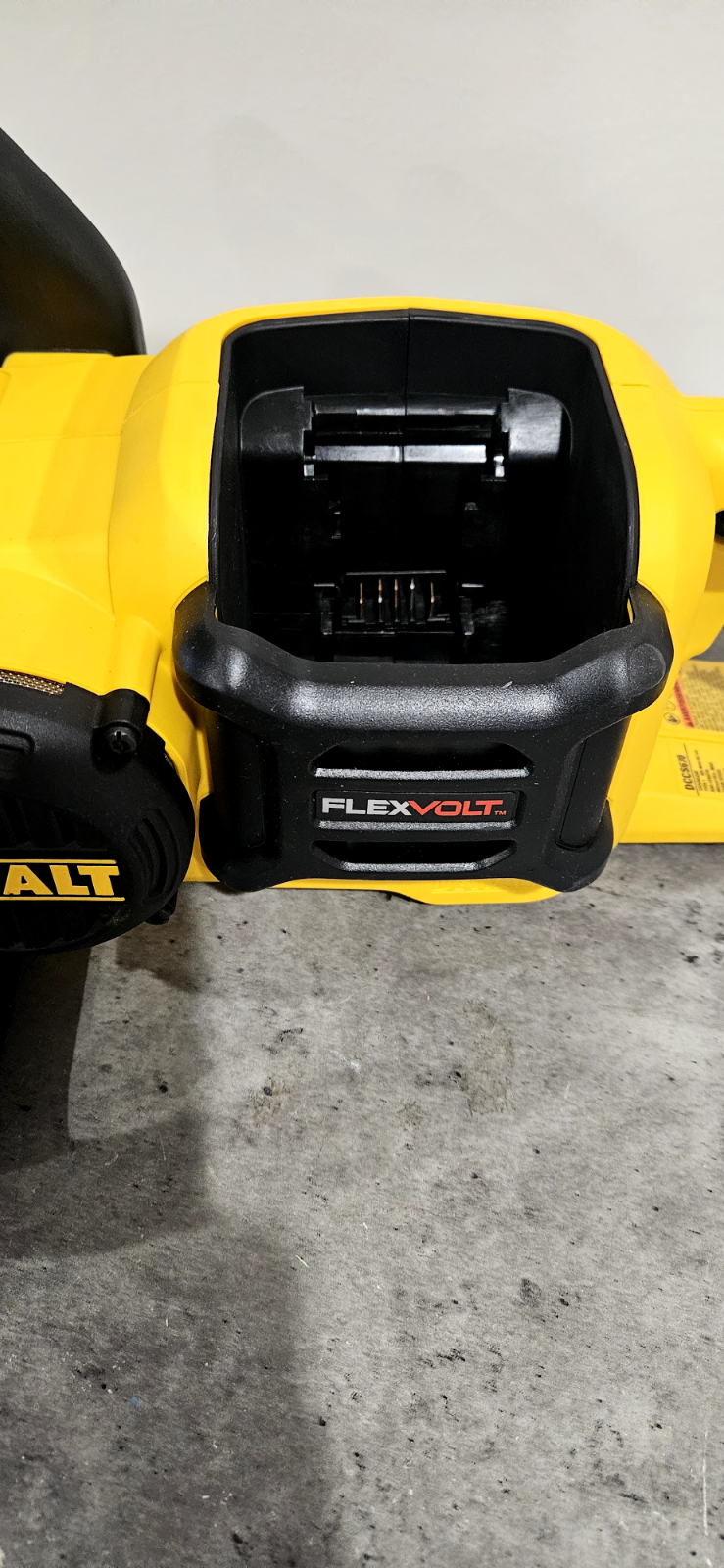 DeWalt FlexVolt 20V 60V 16" in Brushless Chainsaw DCCS670B (Tool Only)