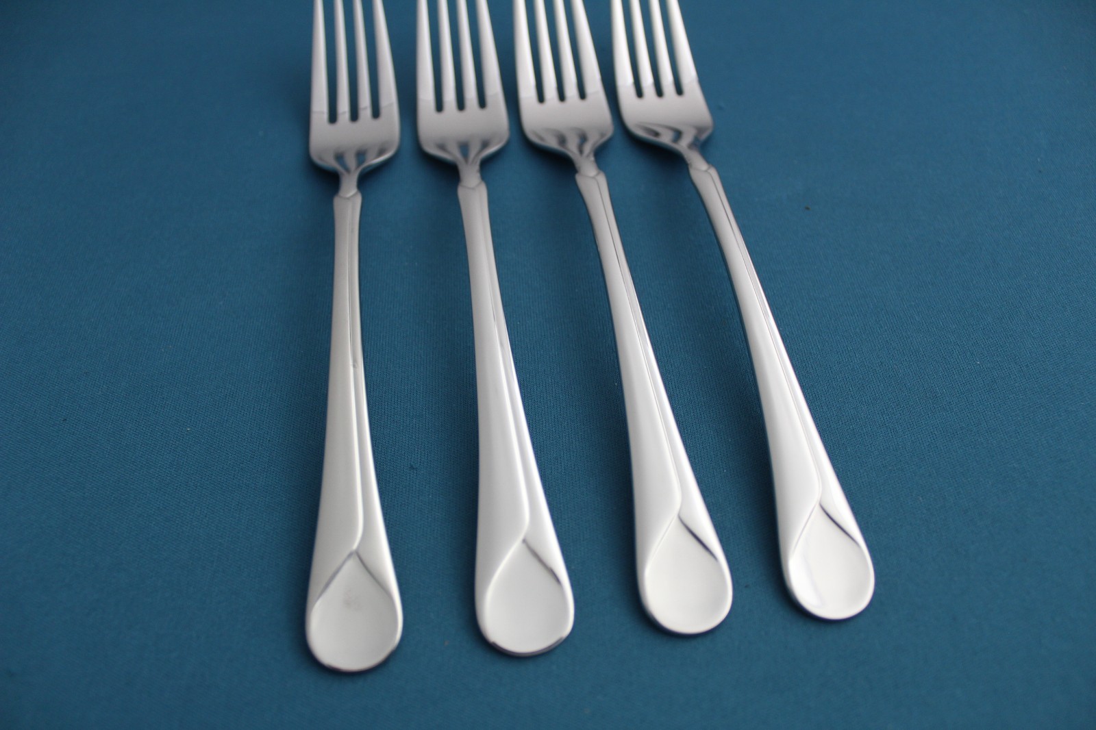 4 Dinner Forks Zwilling J. A. Henckels PROVENCE 18/10 Stainless NEW 7 7/8"