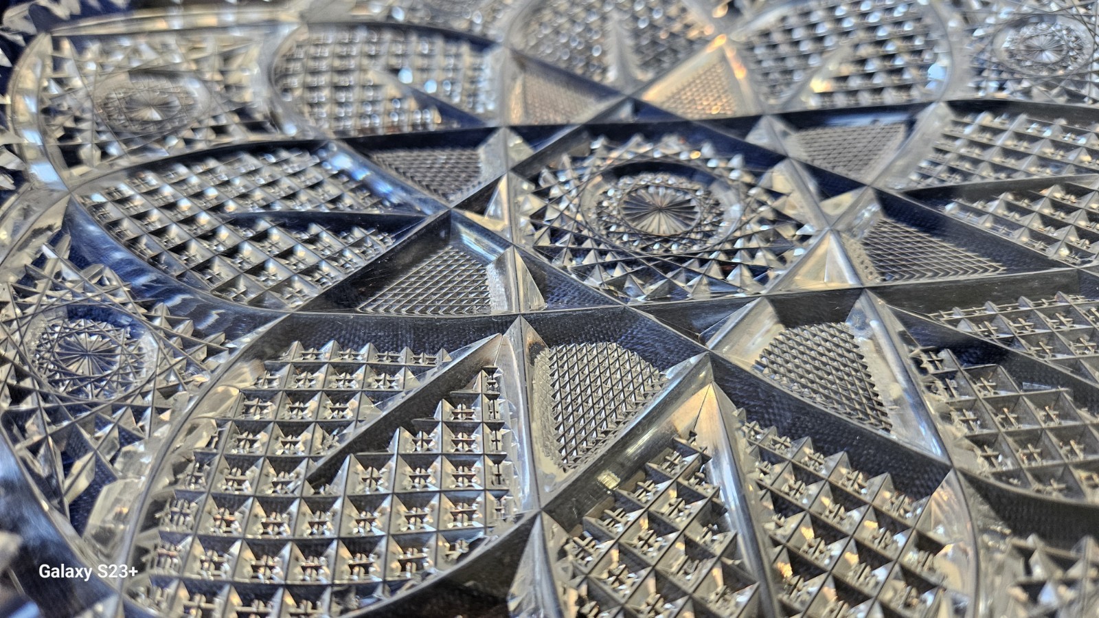 Hawkes "Aberdeen" pattern American Brilliant Cut Glass low dish w sawtooth Rim