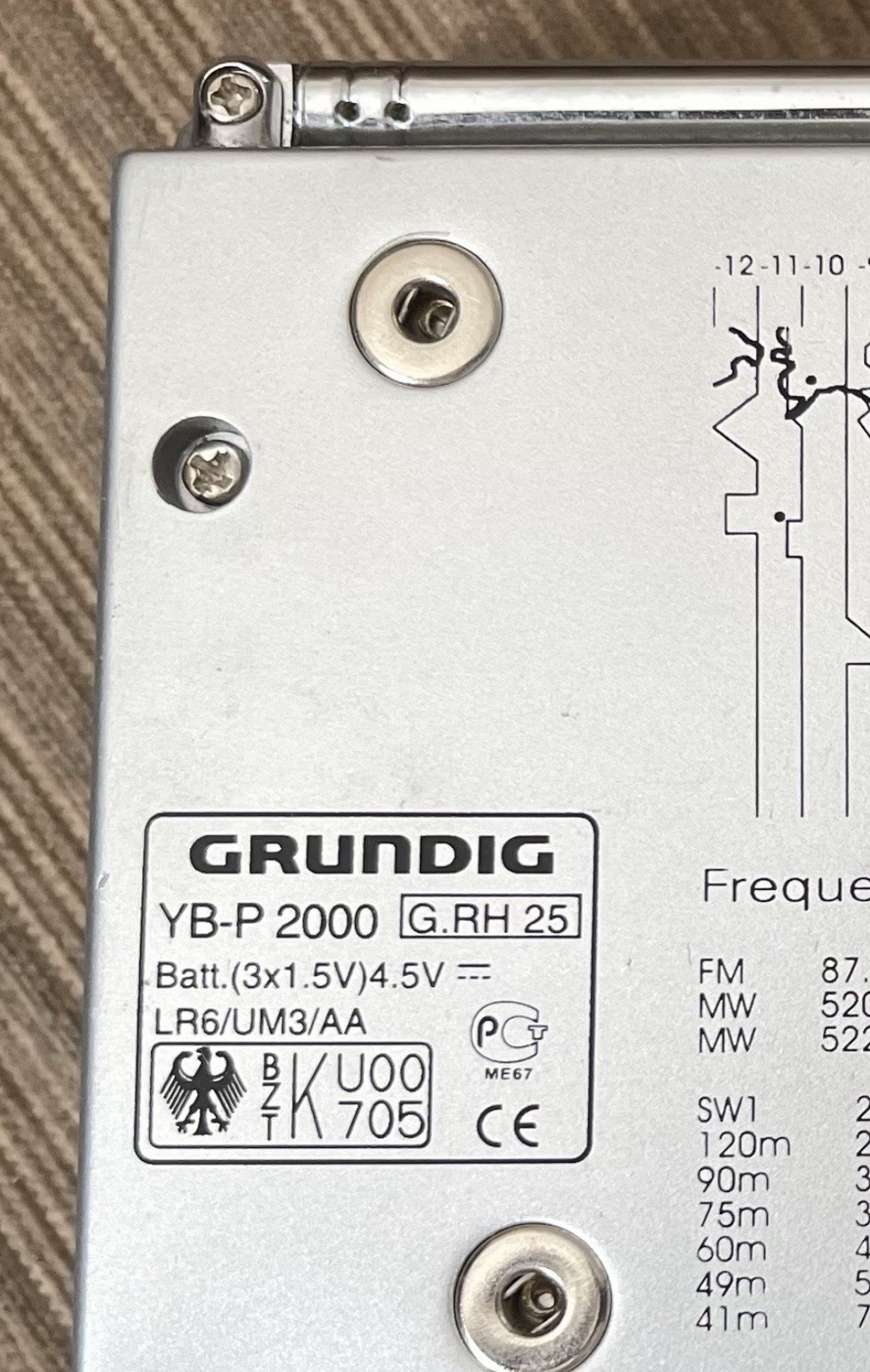 Grundig Yacht Boy World Receiver YB-P2000 SW FM Radio + Plug F.A. Porsche Tested