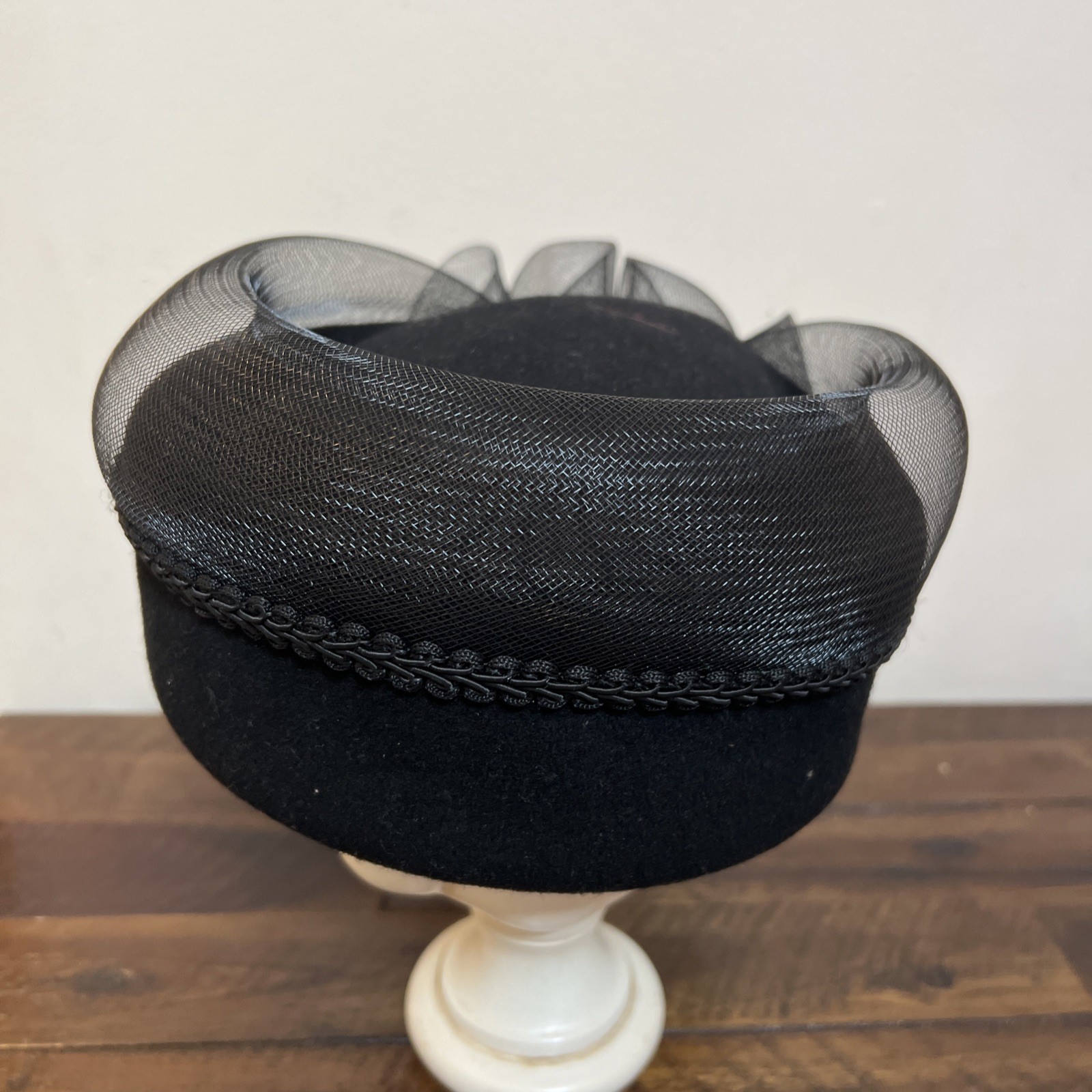 Vintage Black Wool Fascinator Hat – Retro Cocktail / Derby / 90s Y2K Style