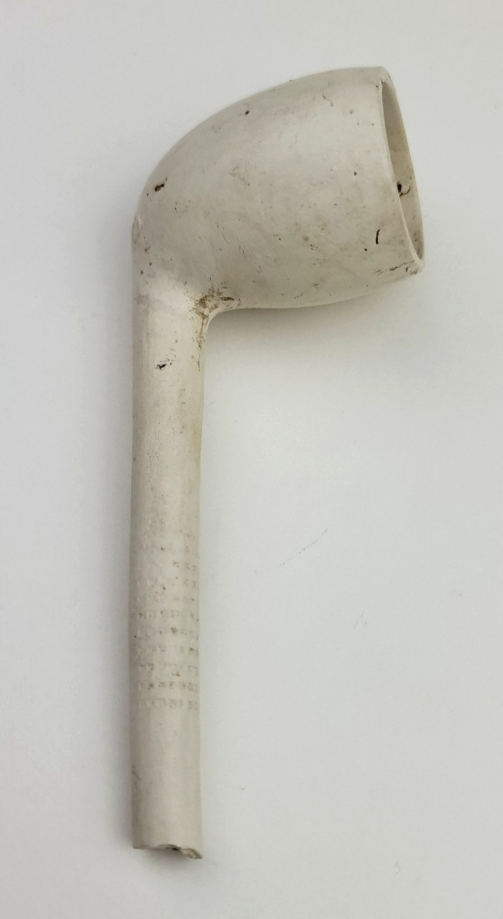 3.625" Molded Kaolin Clay Trade Pipe - South Dakota - J. Aplan Coll. Artifact