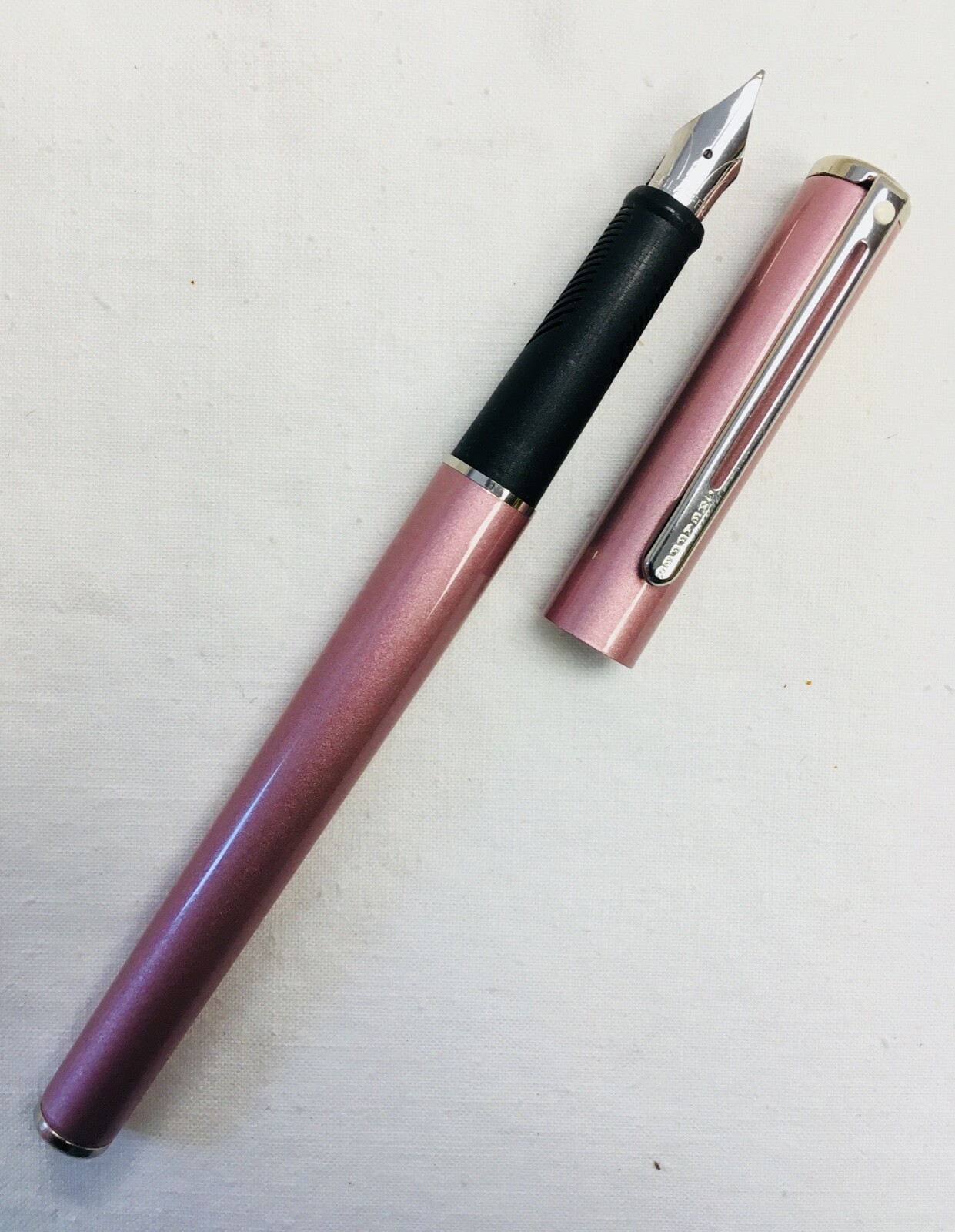 Sheaffer Agio Pink "M" Nib Fountain Pen -- DAMAGED BOX