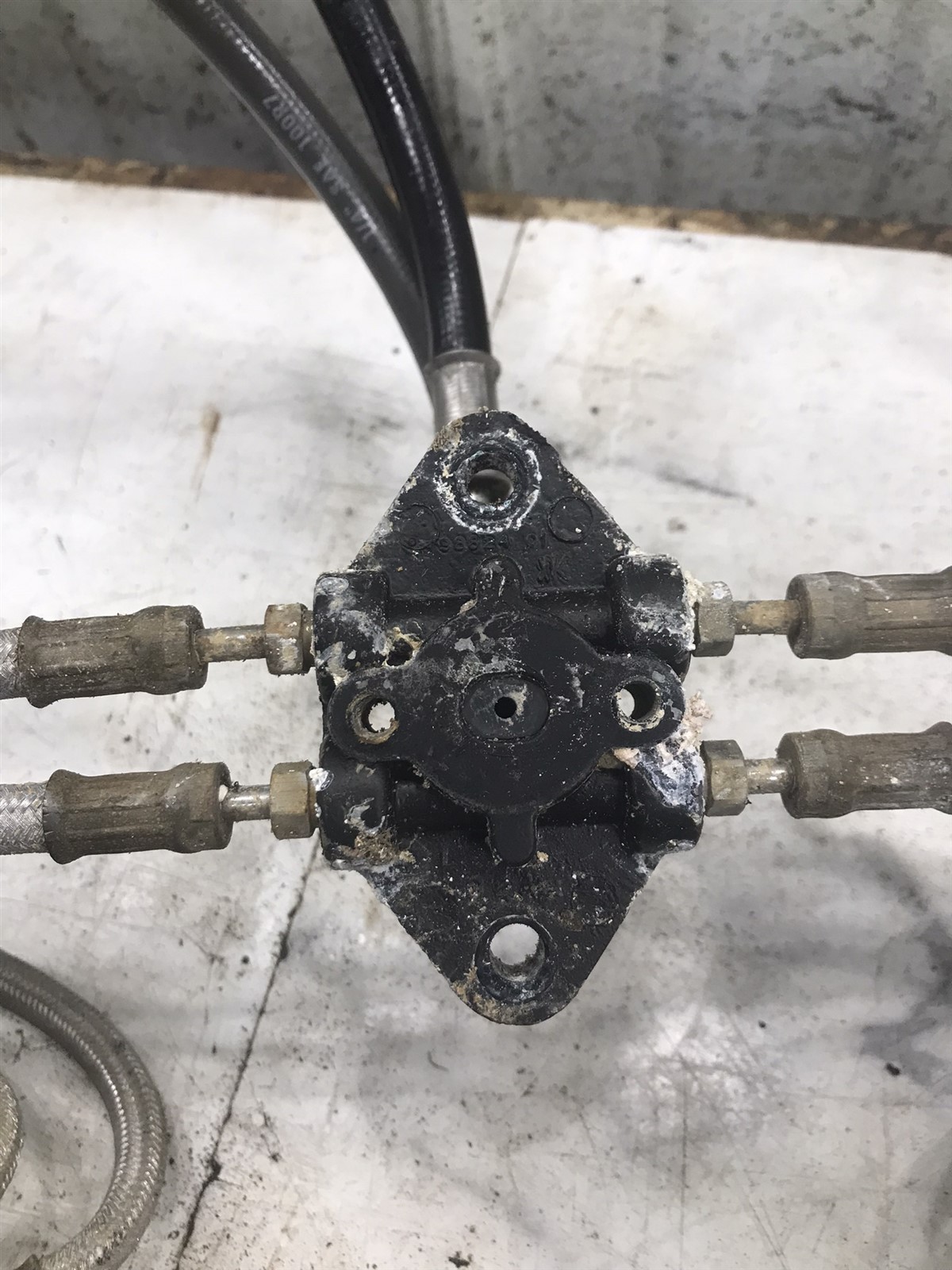 Mercury marine MerCruiser Alpha Bravo trim tilt lift hydraulic cylinders NO SALT