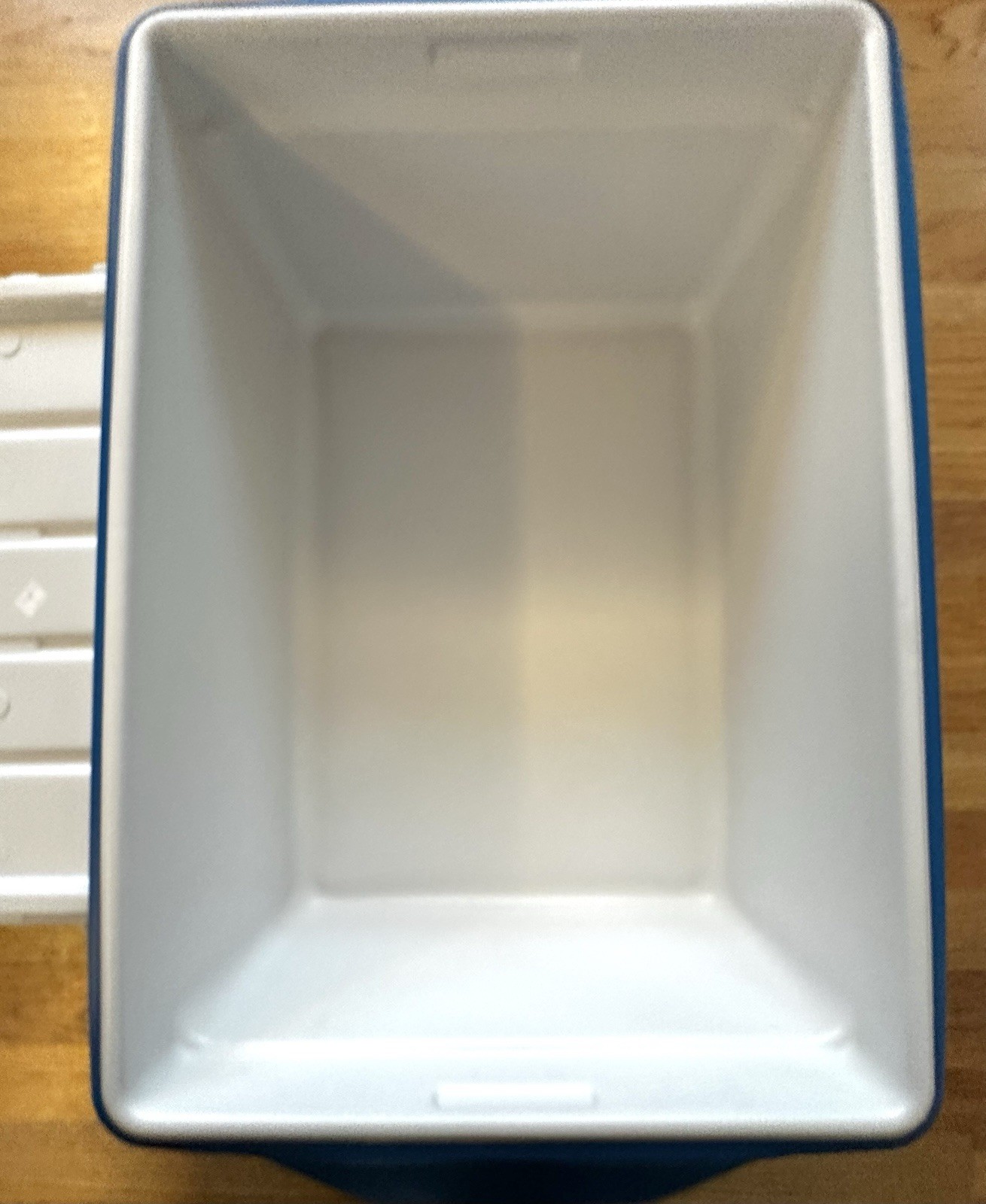 Coleman PARTY STACKER COOLER Model 6225 BLUE 24 Can Stackable Chest DISCONTINUED