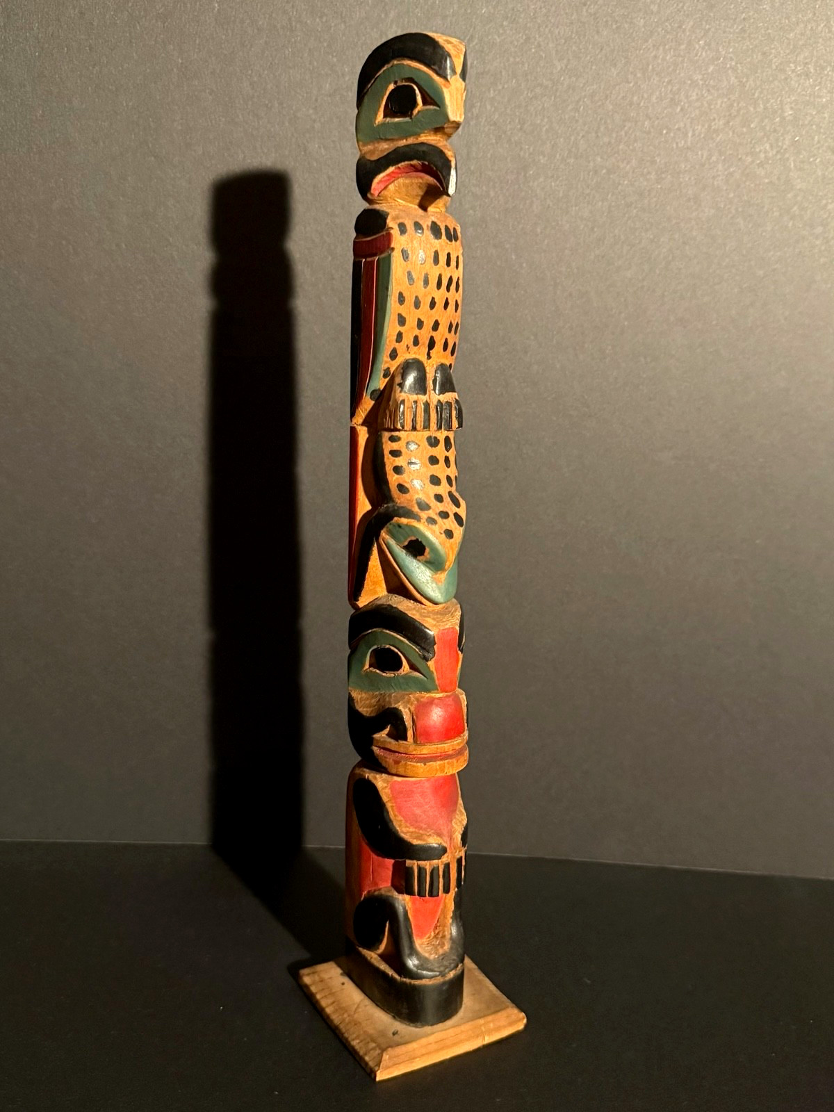 BEAUTIFUL 1930s AK/NW COAST CARVED & PAINTED CEDAR 3-FIGURE TOTEM POLE,EXCELLENT