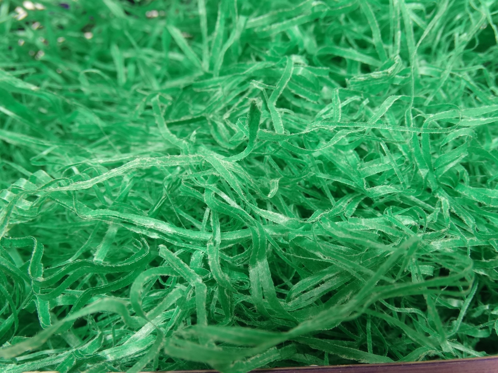 Vintage GREEN EASTER GRASS Putz Village or Basket WAX PAPER ~ 1 oz / 28 g NOS