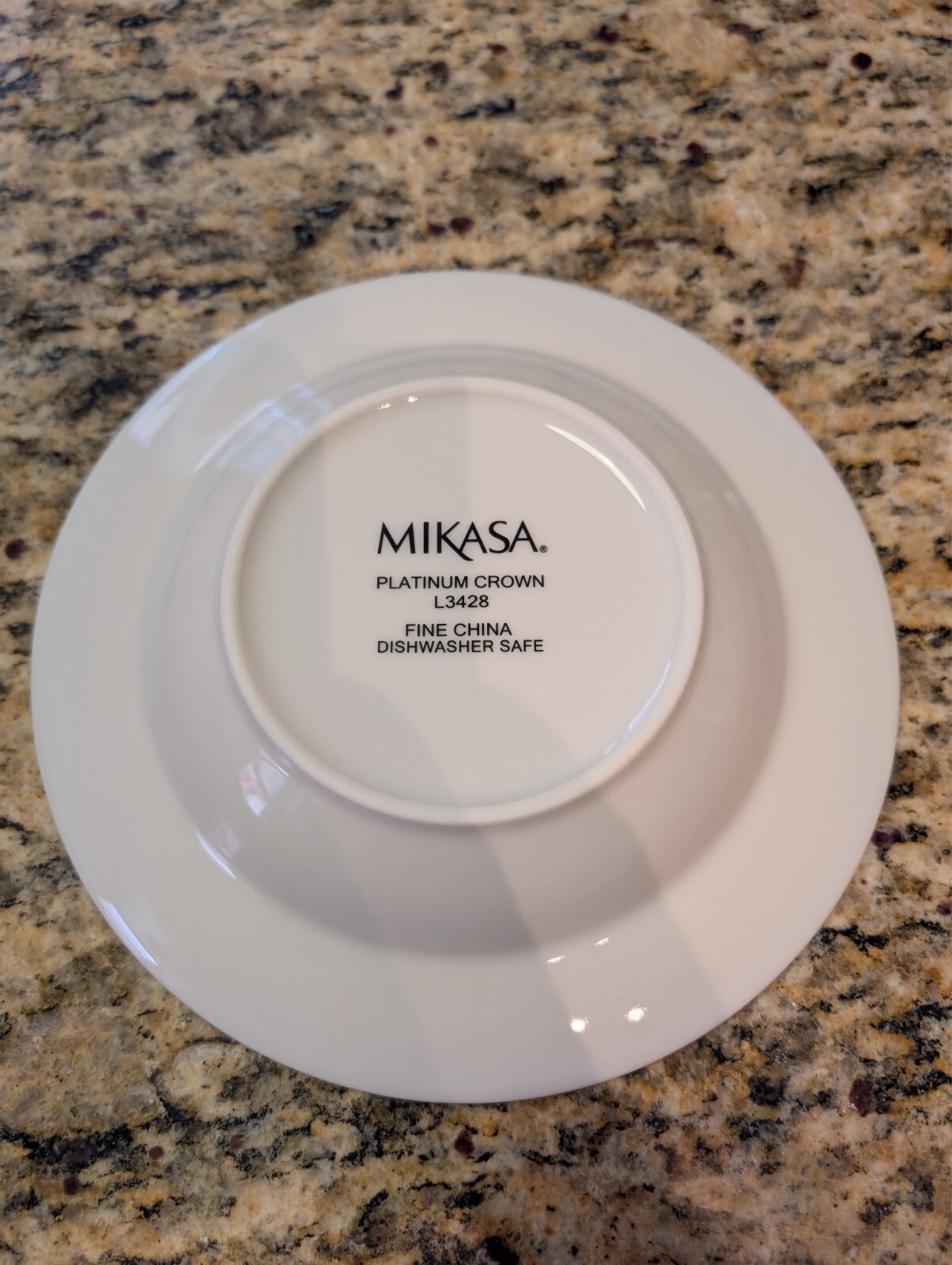 Mikasa Fine China Platinum Crown L3428 Rimmed Soup Bowls 8 1/2"