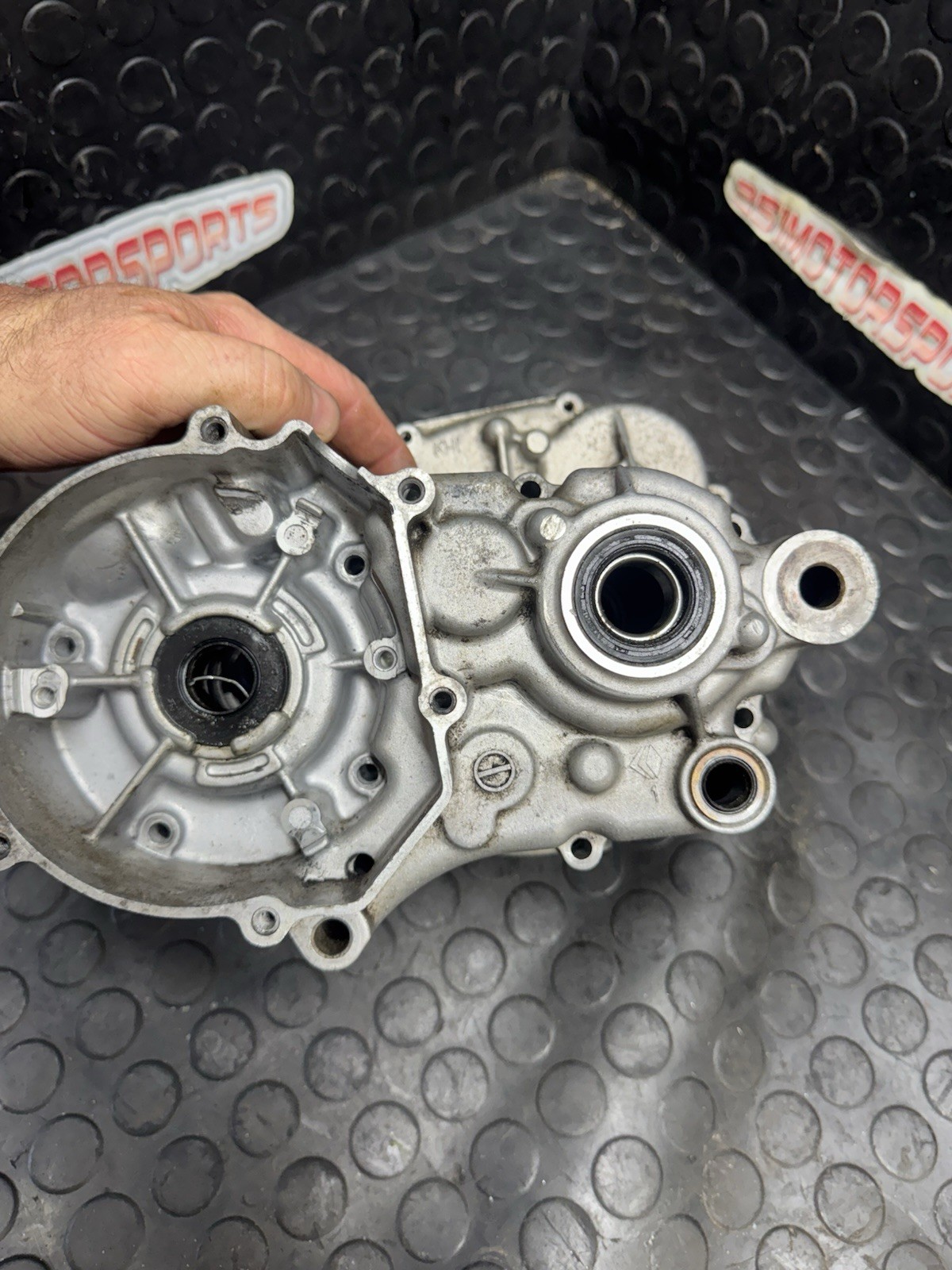 01 02 03 04 05 Kawasaki KX85 KX100 GENUINE OEM CRANKCASE SET L & R CASES