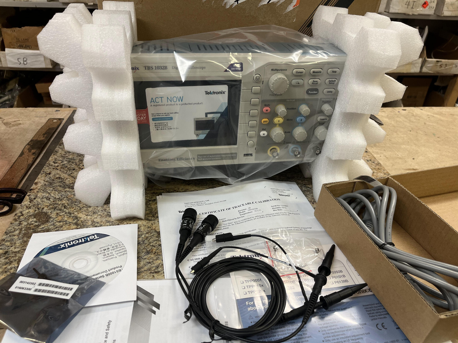 8bb Tektronix TBS1032B Digital Oscilloscope 30 MHz 500 MS/s W/ (2)TPP0051 Probes