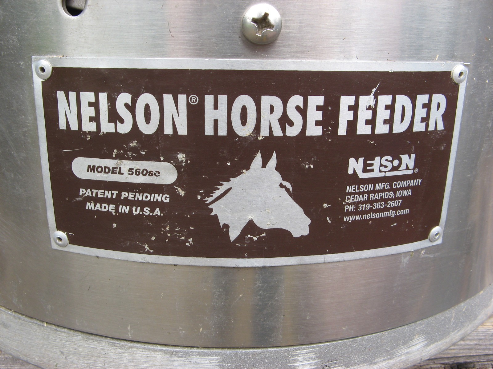 NELSON 560-SE 13qt. HORSE FEEDER Corner-Mount Stainless Steel