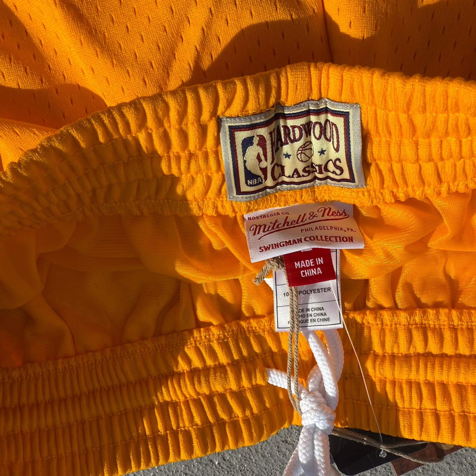 Men's Mitchell & Ness Los Angeles Lakers NBA Swingman Shorts 2009 Large