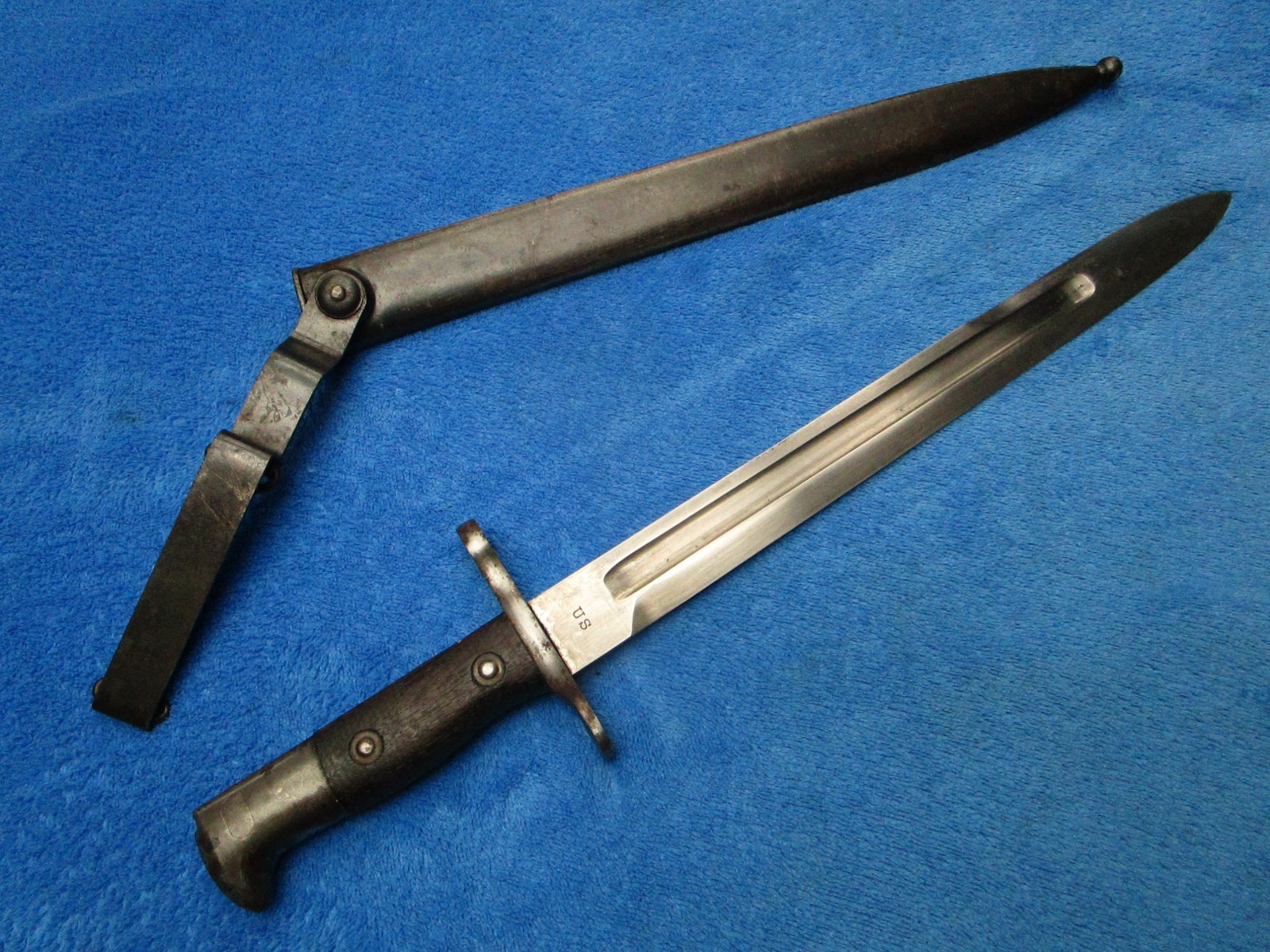 ORIGINAL VINTAGE US M1892 KRAG RIFLE BAYONET AND SCABBARD MADE IN 1903