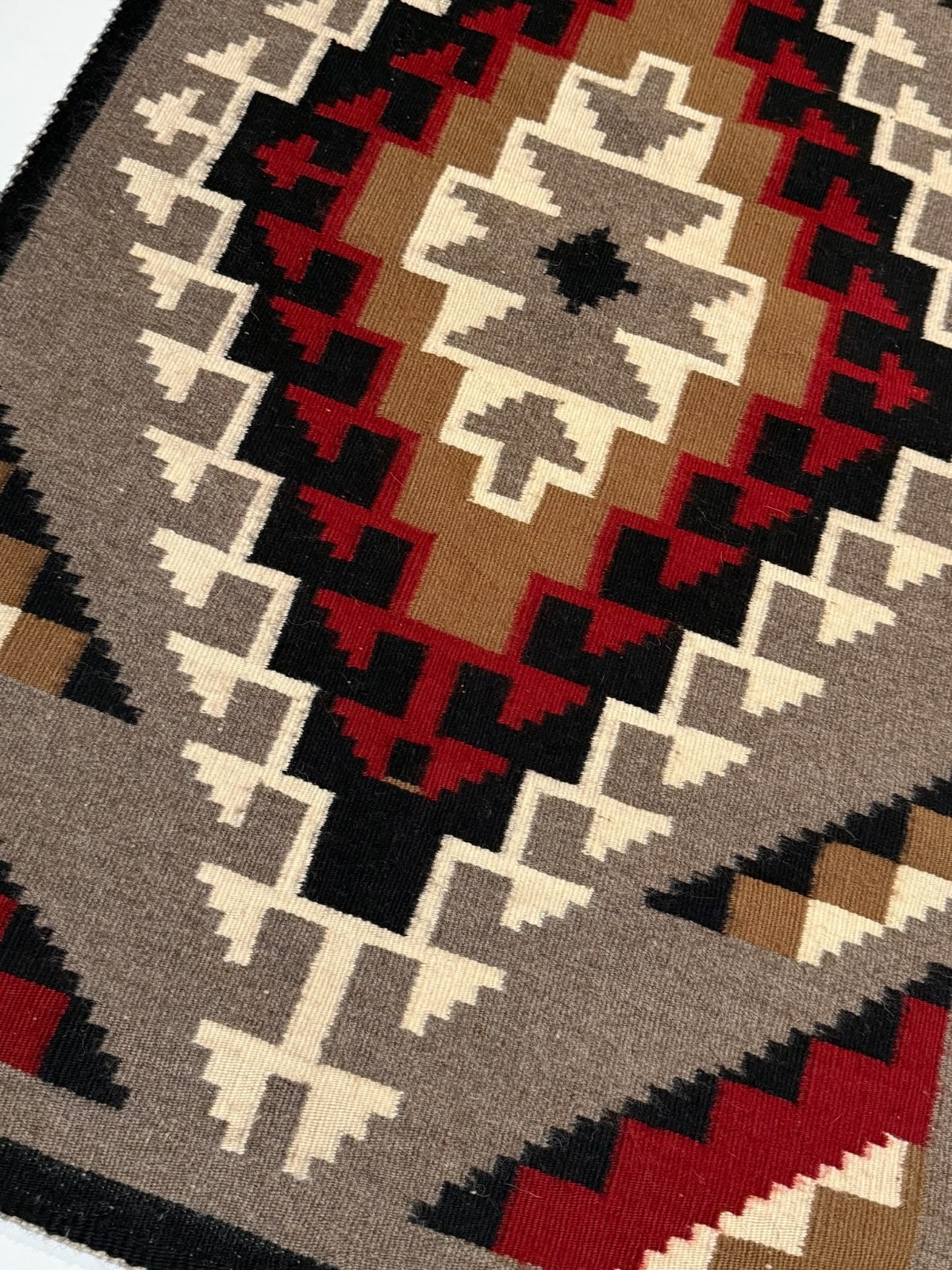 OUTSTANDING NAVAJO GANADO RUG / TAPESTRY,2-TONE(OLIVE-TAN) BACKGROUND, MINT, NR!