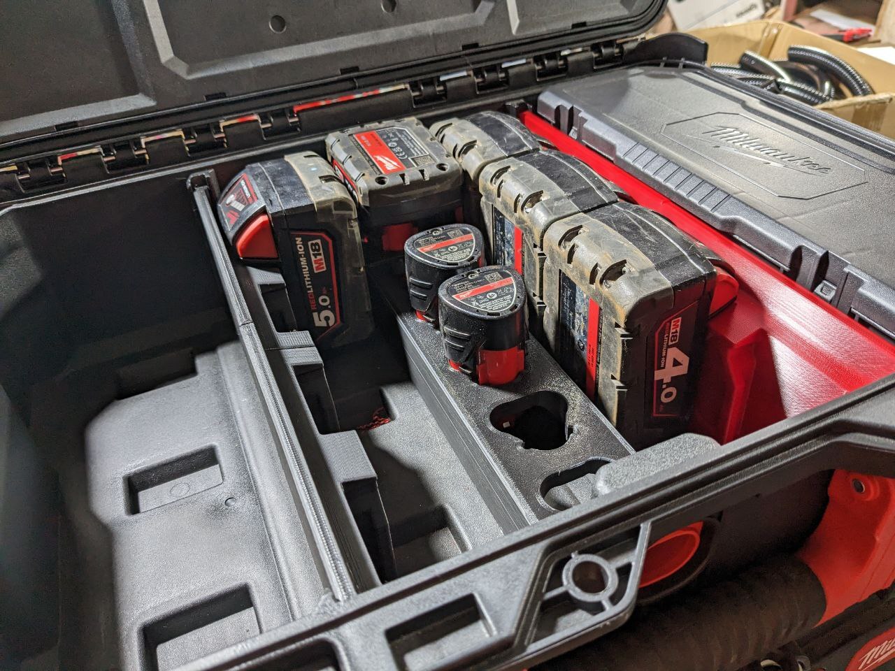 Milwaukee PACKOUT integrated battery storage M12, M18 external/internal