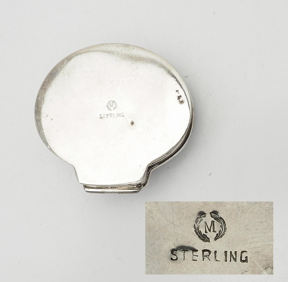 Beautiful designer vintage sterling silver shell shape trinket pill box