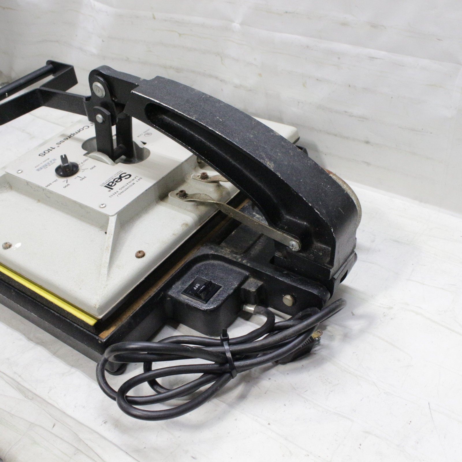 Seal Products - Seal Compress 110S Dry Mounting Laminating Press 15" x 12"