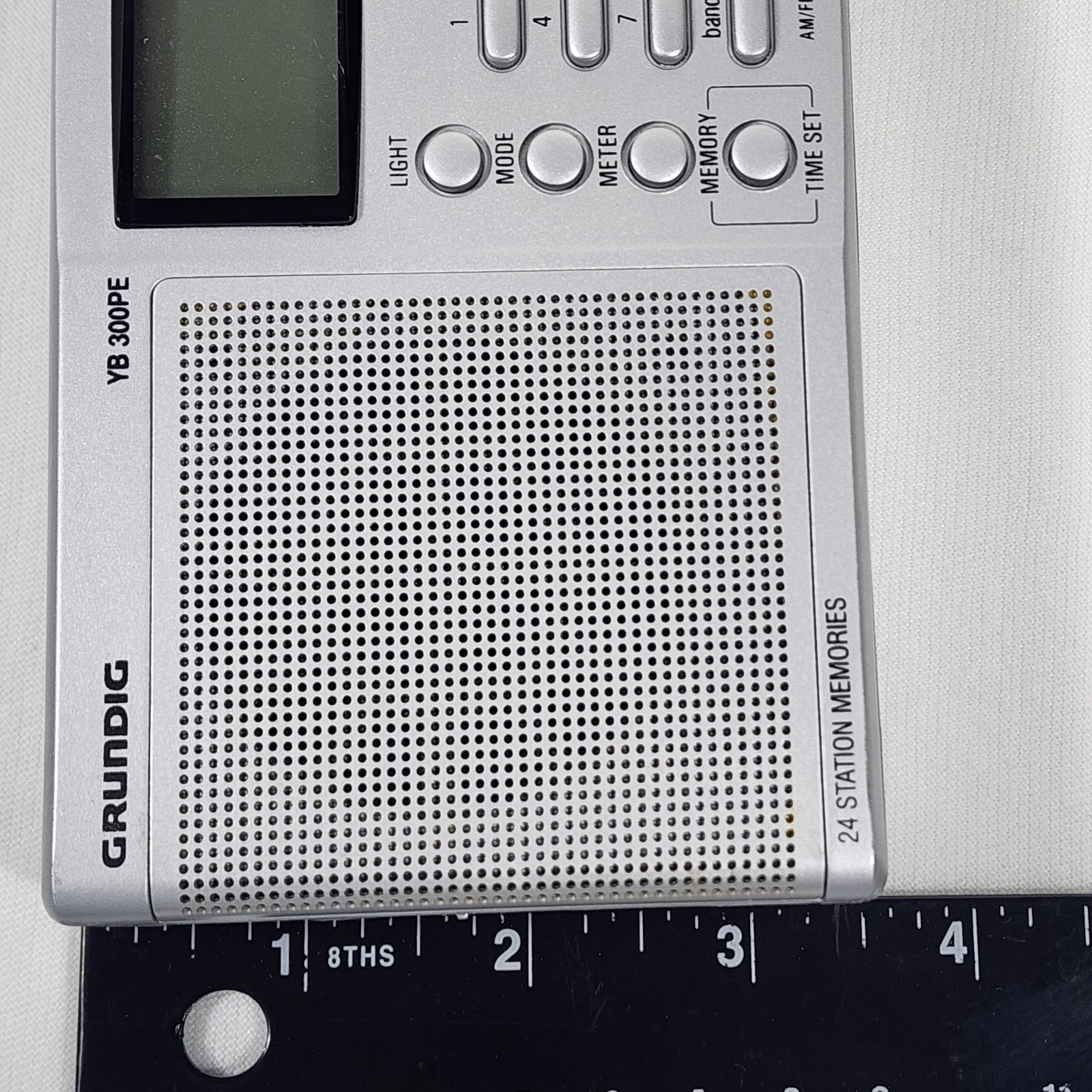 Grundig YB 300PE AM/FM 13 Band SW Shortwave Radio Works