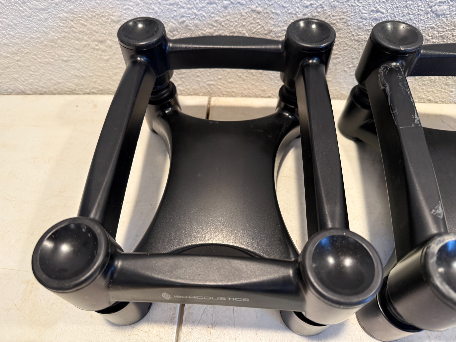 Lot of 2 IsoAcoustics ISO-L8R200 Acoustic Subwoofer Isolation Stand