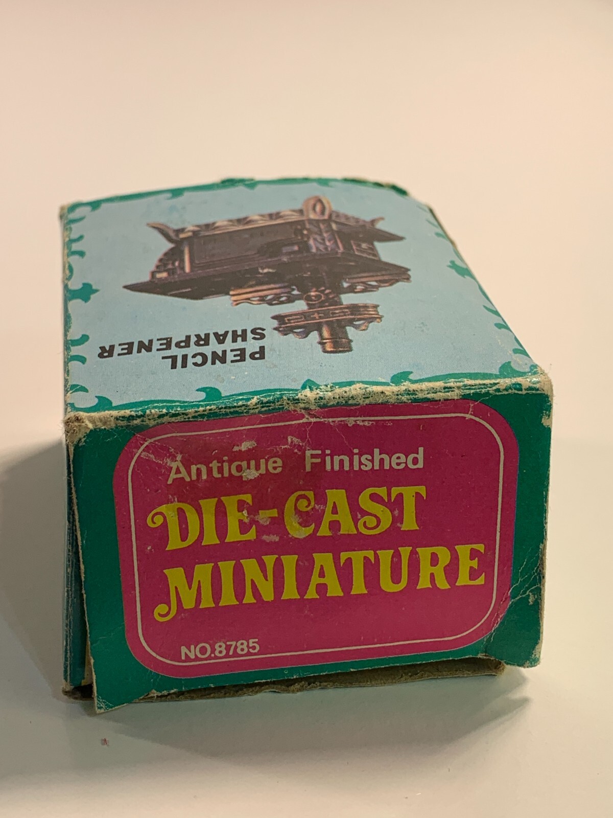 Vintage Die-Cast Pencil Sharpener Queen Cast Iron Style Stove With Box PSE