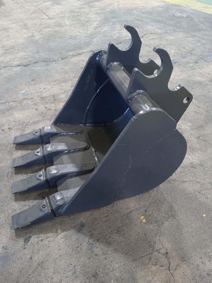 16 Inch Mini Excavator Bucket Fits Machines 4,000 To 5,000lbs