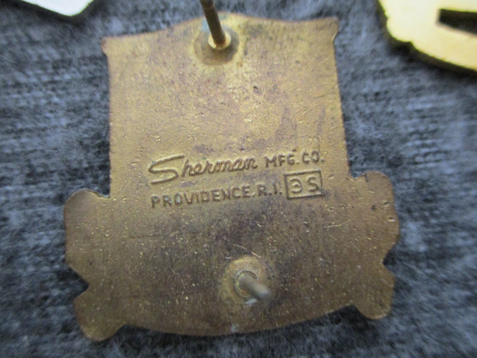 WWII/KOREA/VIETNAM PINS BADGES PATCHES BUCKLES++ - OVER 180+