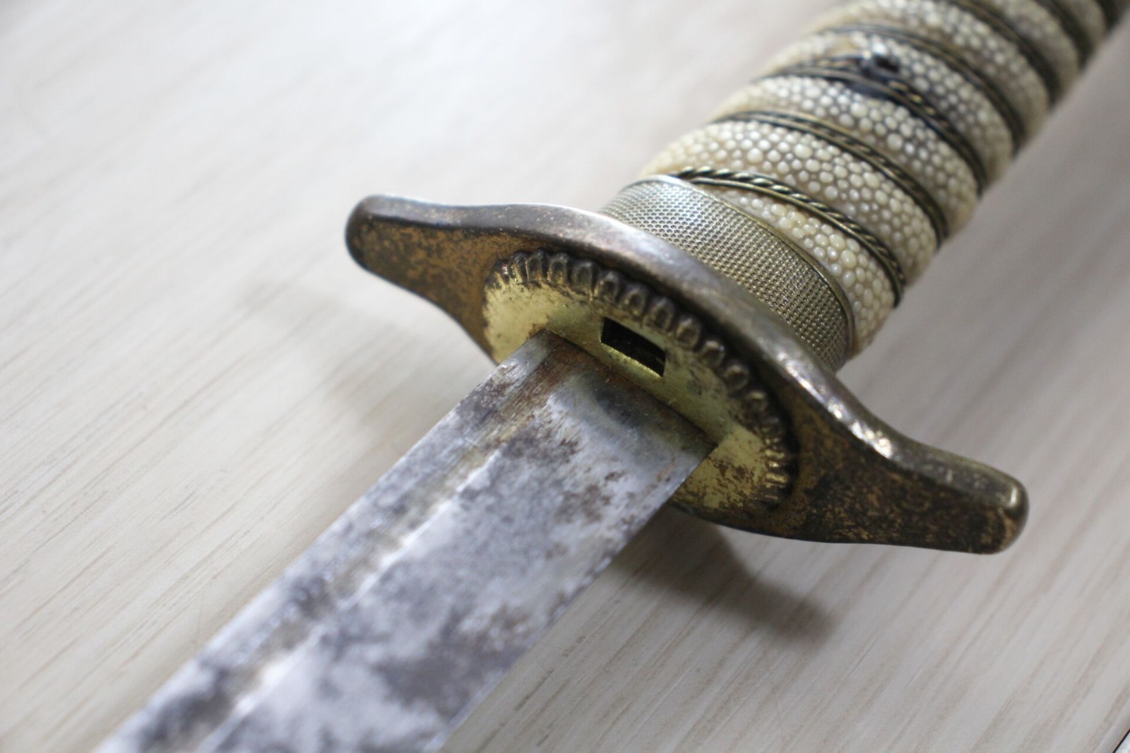 WWII Japanese Navy Dirk Mid War Brass Fittings Resin Handle 8" Blade J30