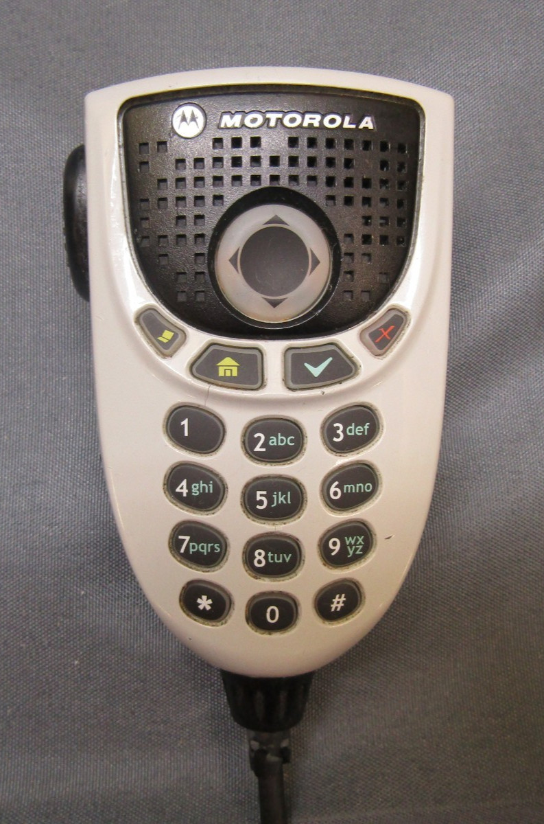 Motorola XTL2500 110 Watt 136-174 VHF MHz Remote Head Two Way Radio M21KTM9PW1AN