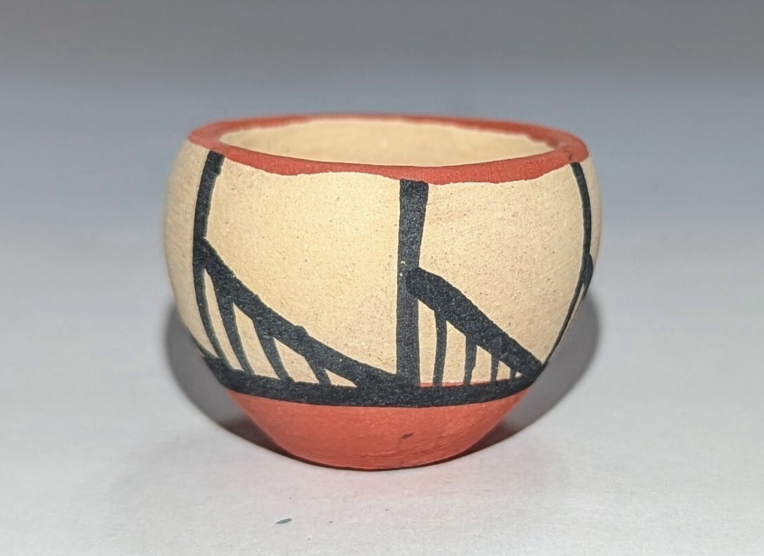 Vtg Native American Mini Pottery x2 Kewa & Jemez Pueblo Signed Lovato & Chinana