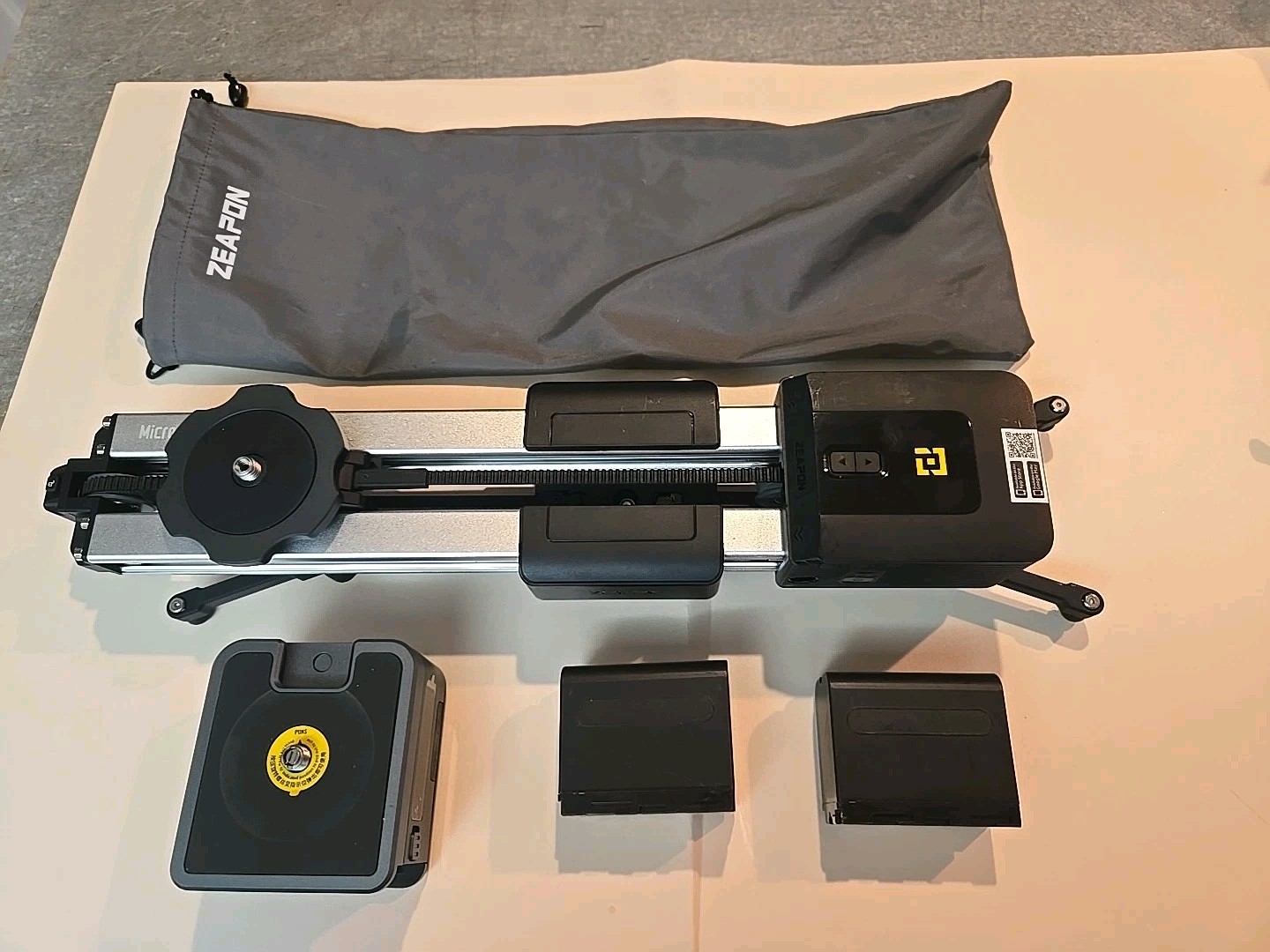 Zeapon Micro 2 Plus  Inc 2 Batteries, Camera Slider w/ Motor & Pon. Tested.