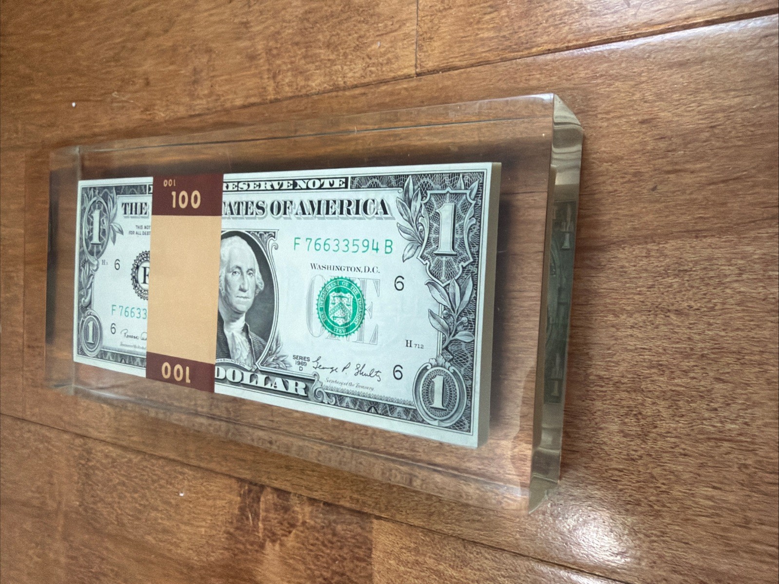 Vintage 100 1969 One Dollar Bills In Acrylic/Lucite $100 Paperweight!