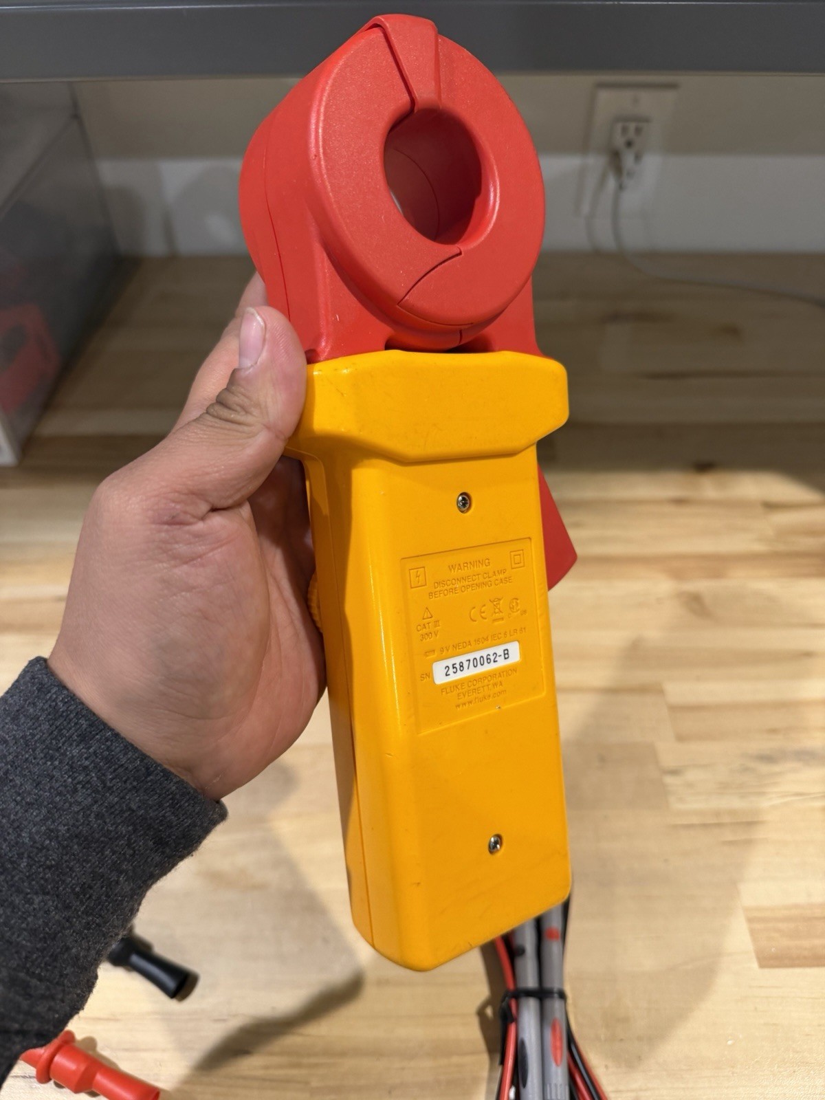 FLUKE 1630 EARTH GROUND CLAMP W/ LEADS - FREE SHIPPING / PERFECT CONDITION