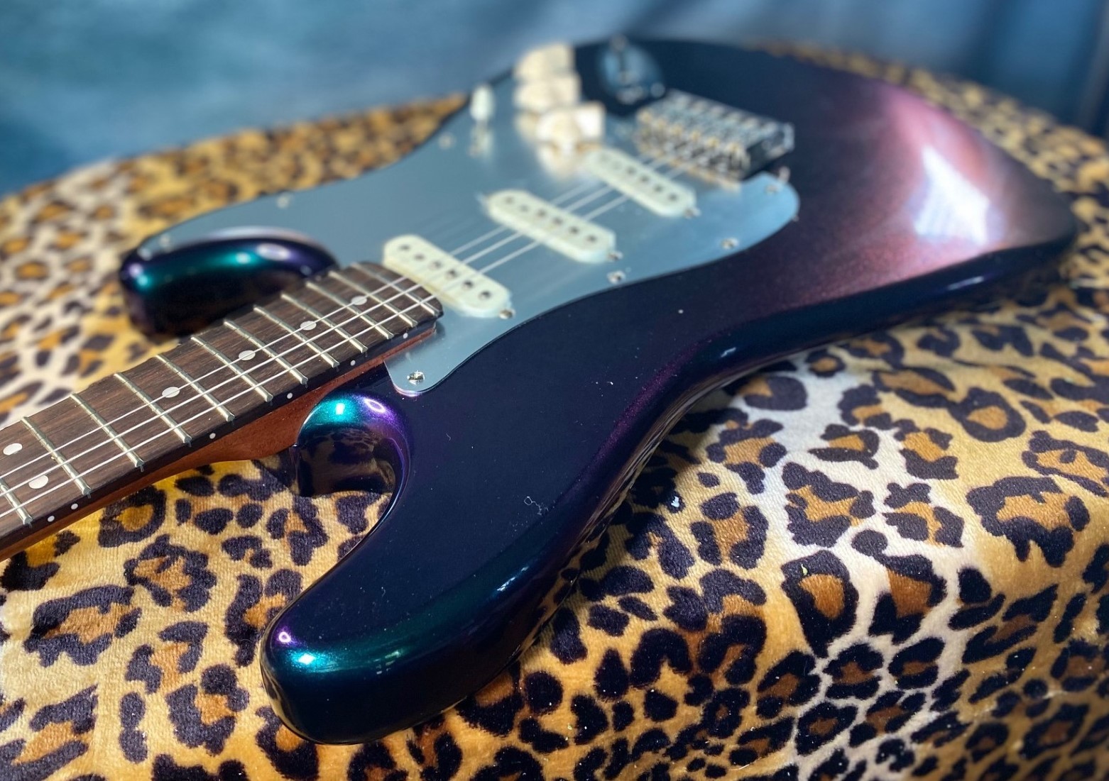 Stunning Chameleon Blue/Teal/Purple Fender Stratocaster HSH Alder Replacemt Body