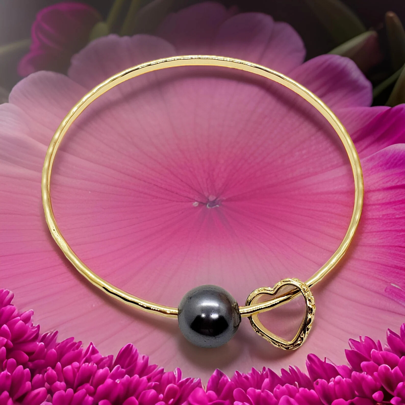 Black Pearl Hawaiian Heart Charm Bangle Bracelet Jewelry