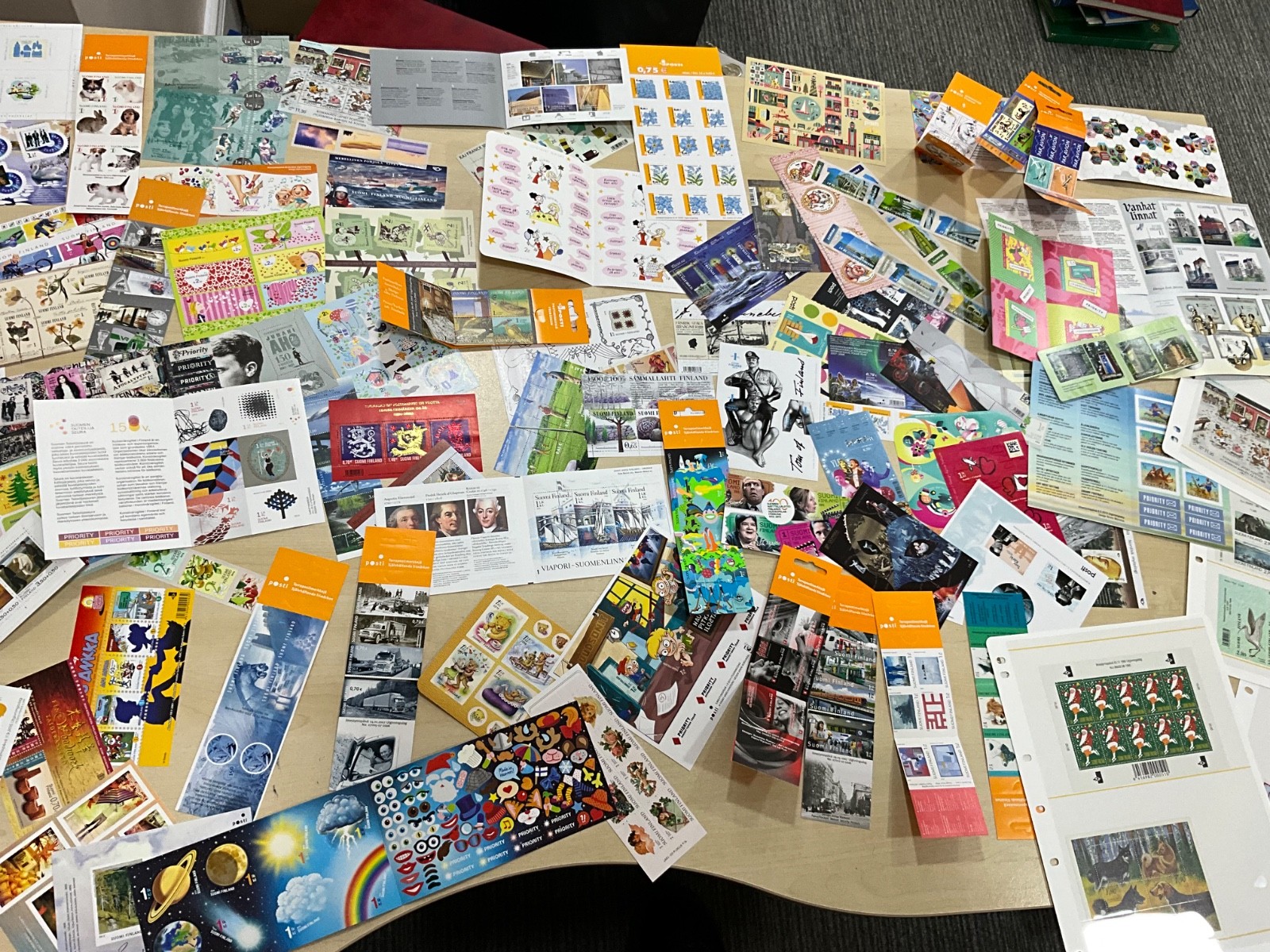 Finland MNH Stamps modern sheets booklets 102 different items @4*