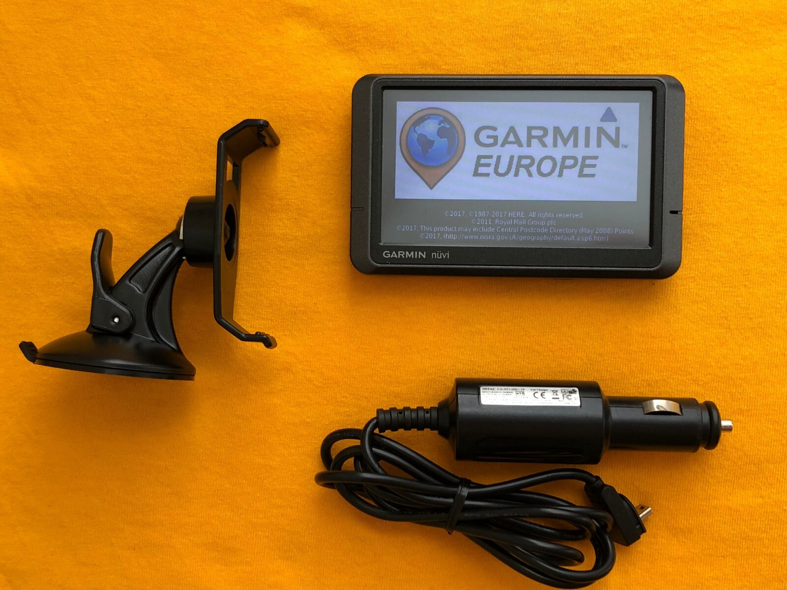 GARMiN NUVi GPS with 2023 EUROPE & UK MAPS, BUNDLE, used GOOD