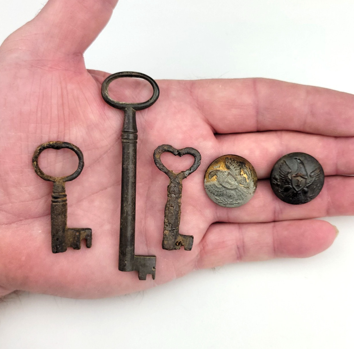 North Dakota Fort/Post Relics - 5 Pcs - Brass/Iron Military Buttons & Chest Keys