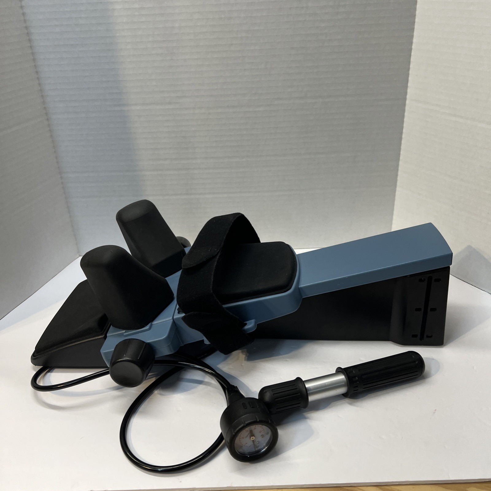 Cervical Traction Unit w/ Hand Pump & Pressure Gauge – Physical Therapy