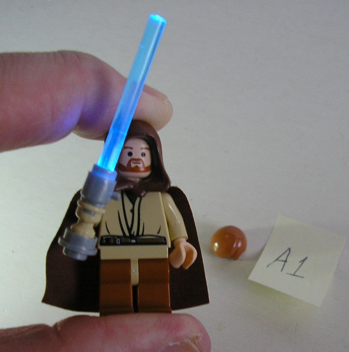 Lego Star Wars OBI-WAN KENOBI Light-up Lightsaber Minifigure 7257 (Works!) (A1)