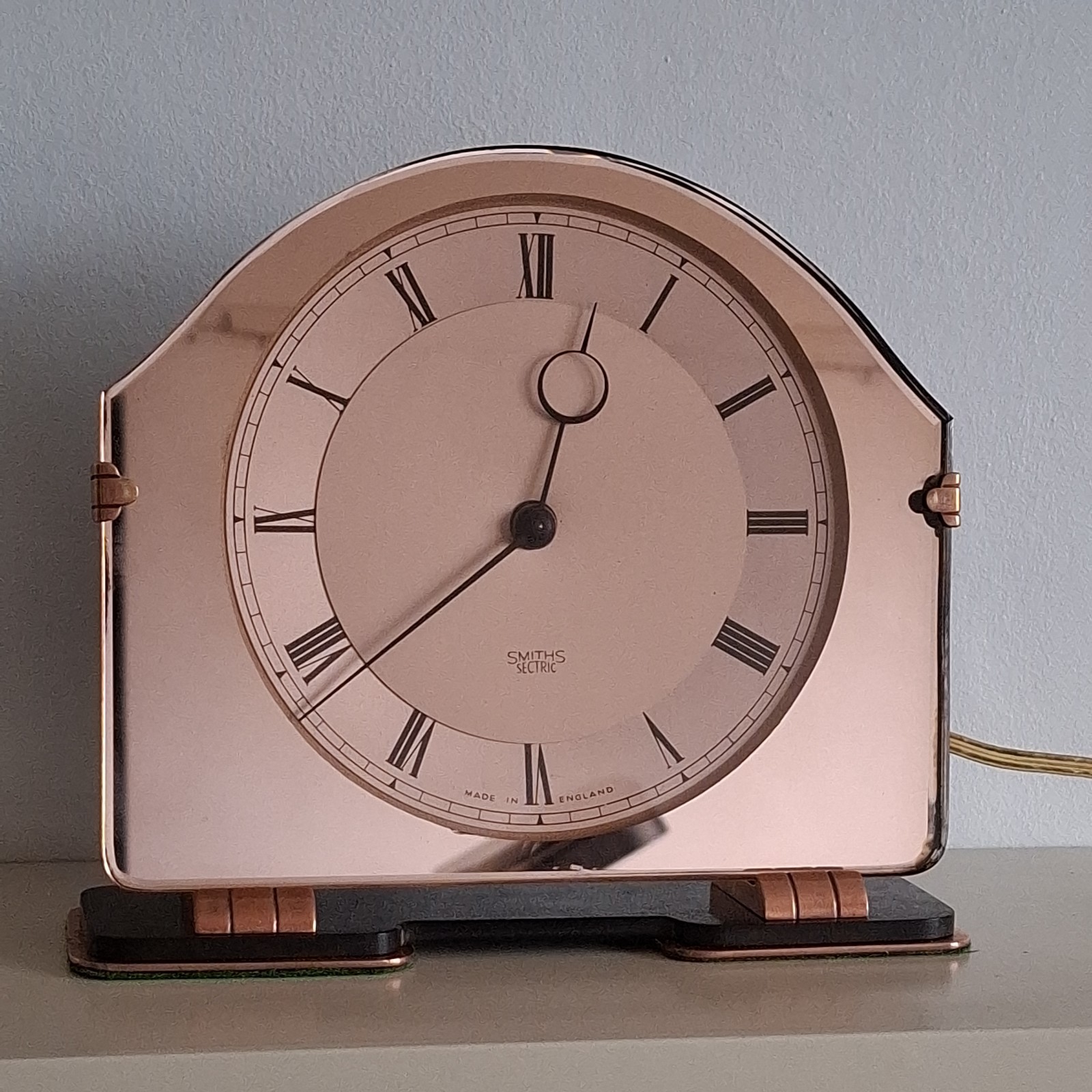 Vintagec Art Deco Peach Glass Smiths Sectric Electric Clock.