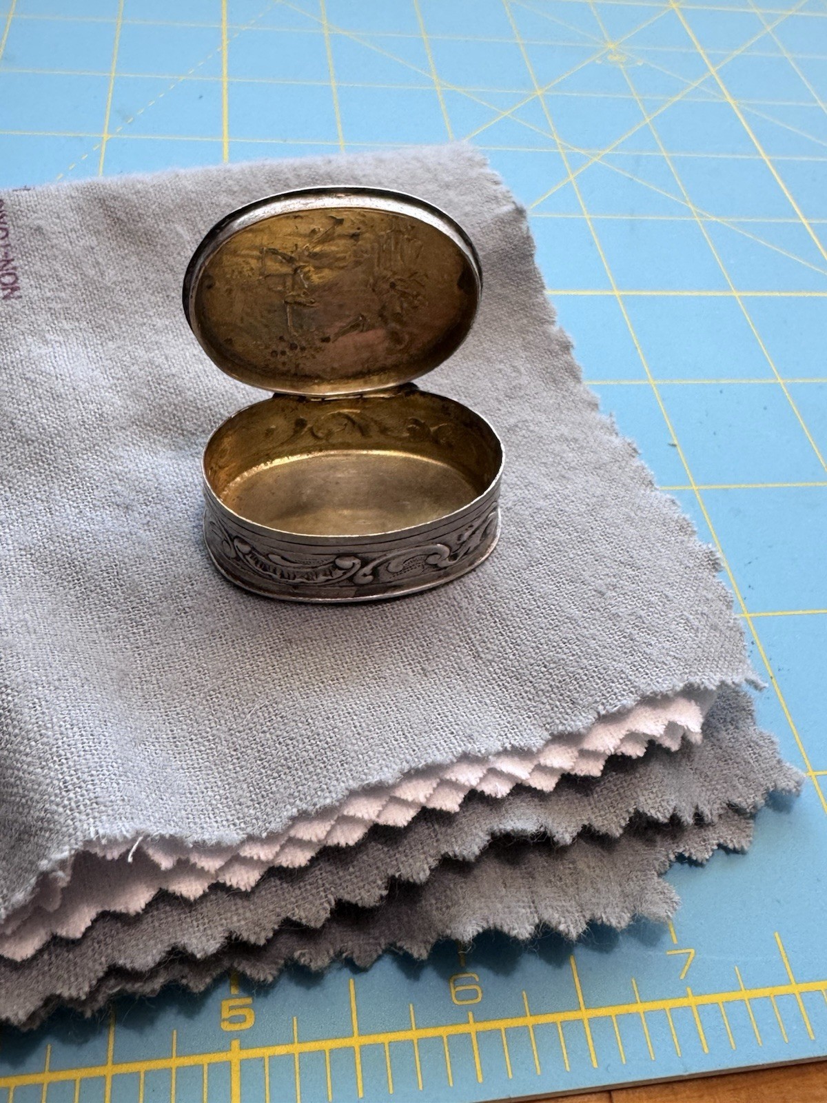 Hanau German 800 Silver Snuff Box – Friedrich Reusswig c.1903–1926 – Repoussé