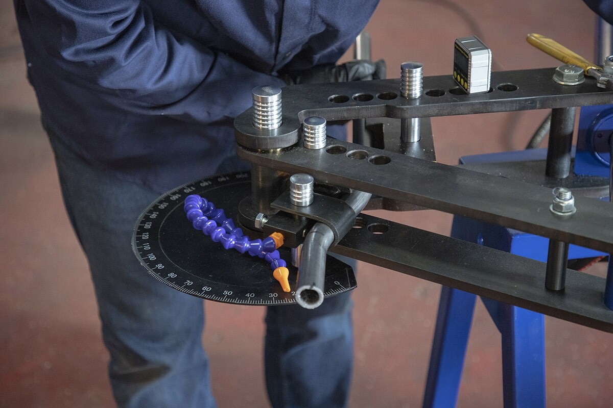 Eastwood 180 Degree Hydraulic Aluminum and Stainless Steel Tubing Bender