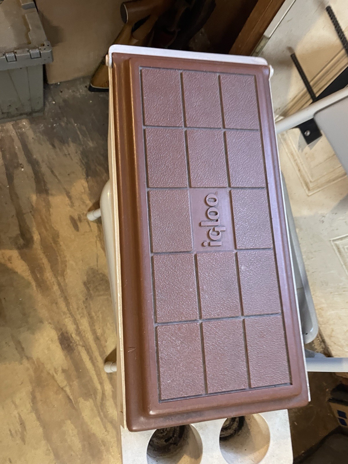 VTG Igloo Lg Kool Rest Armrest Console Cooler 23" Long 1982