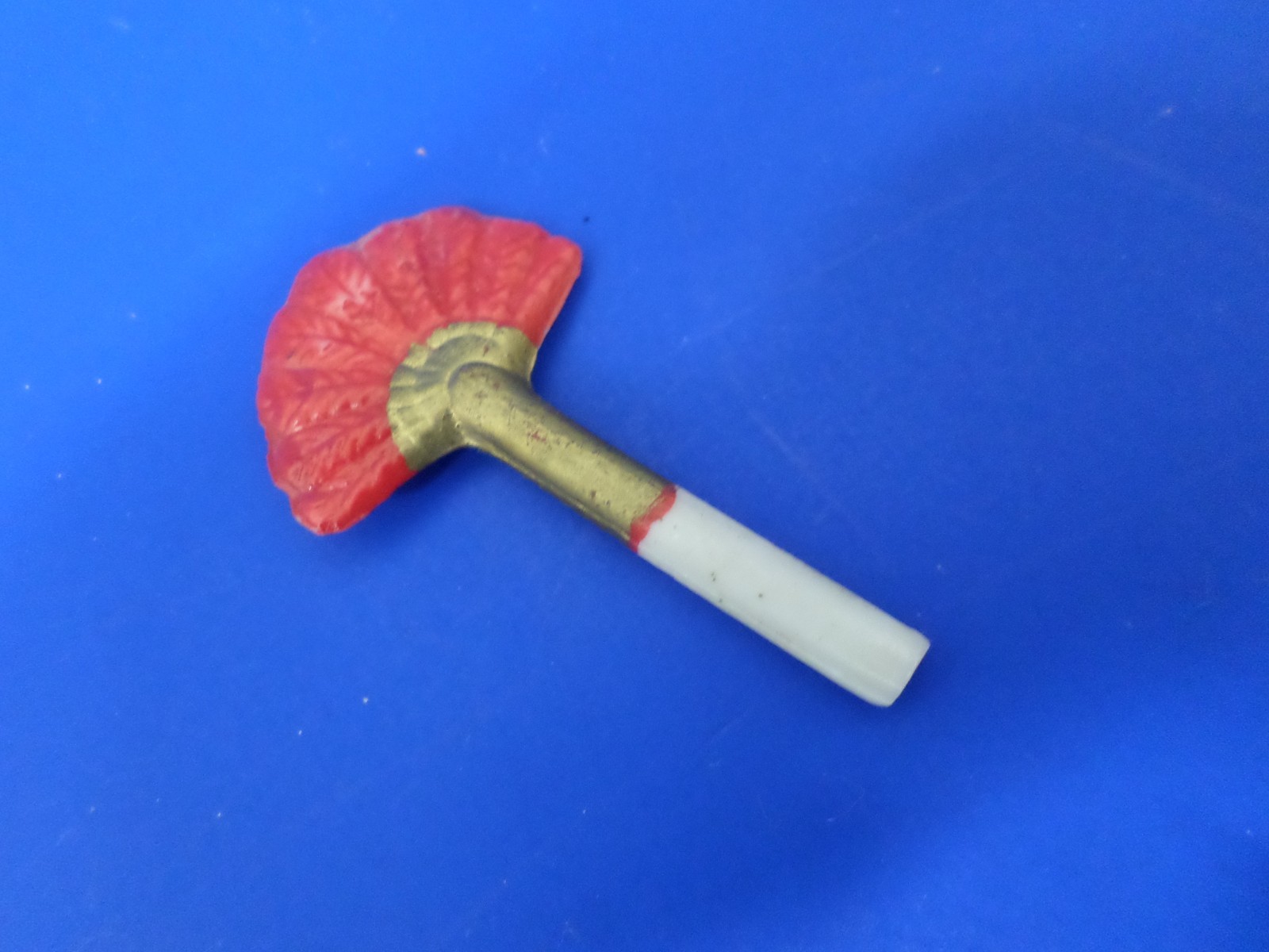 Vtg SEXY Risque Lady Legs Dancer Lifting Skirt NAUGHTY NODDER ASHTRAY Patent TT