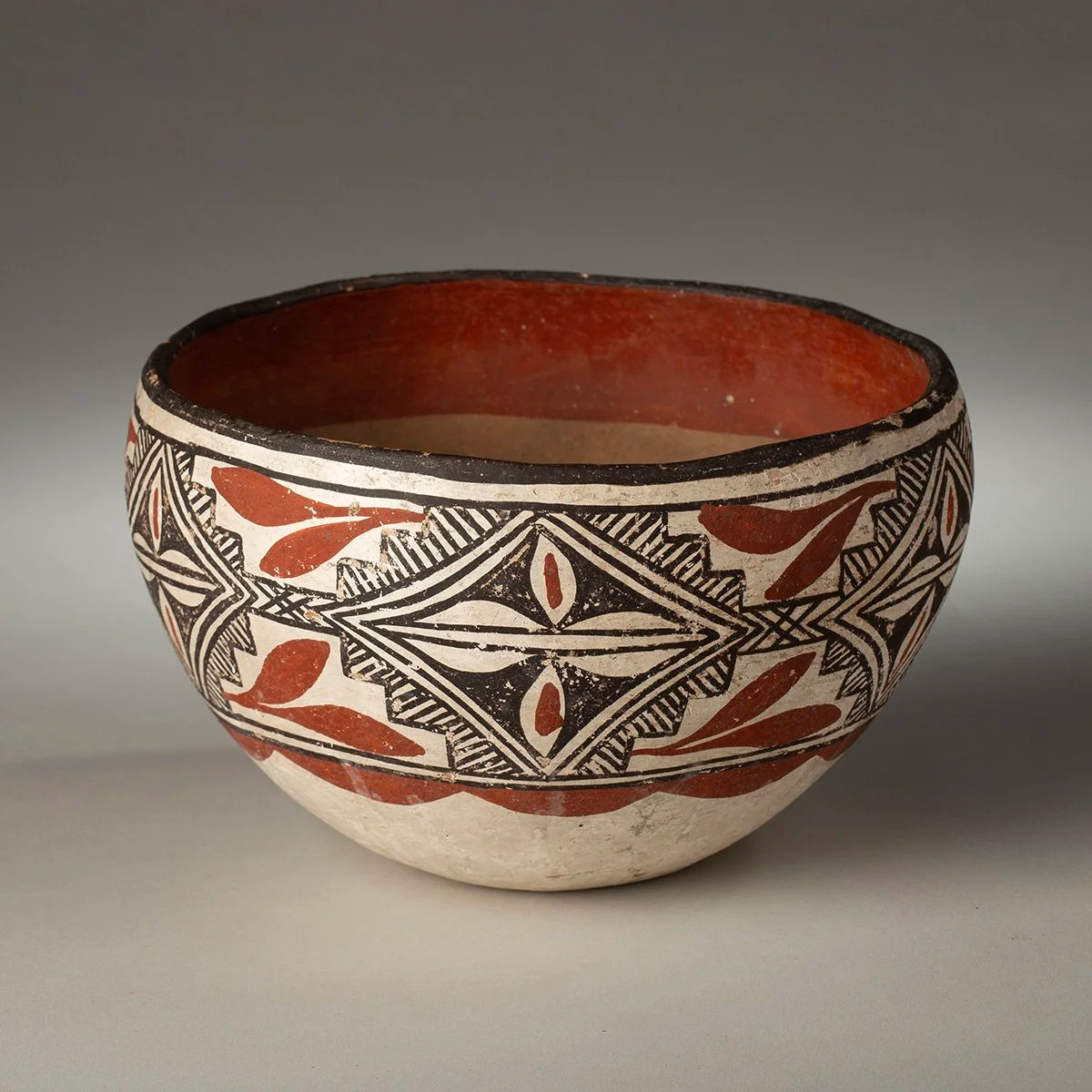 1910 FINELY DECORATED ISLETA BOWL
