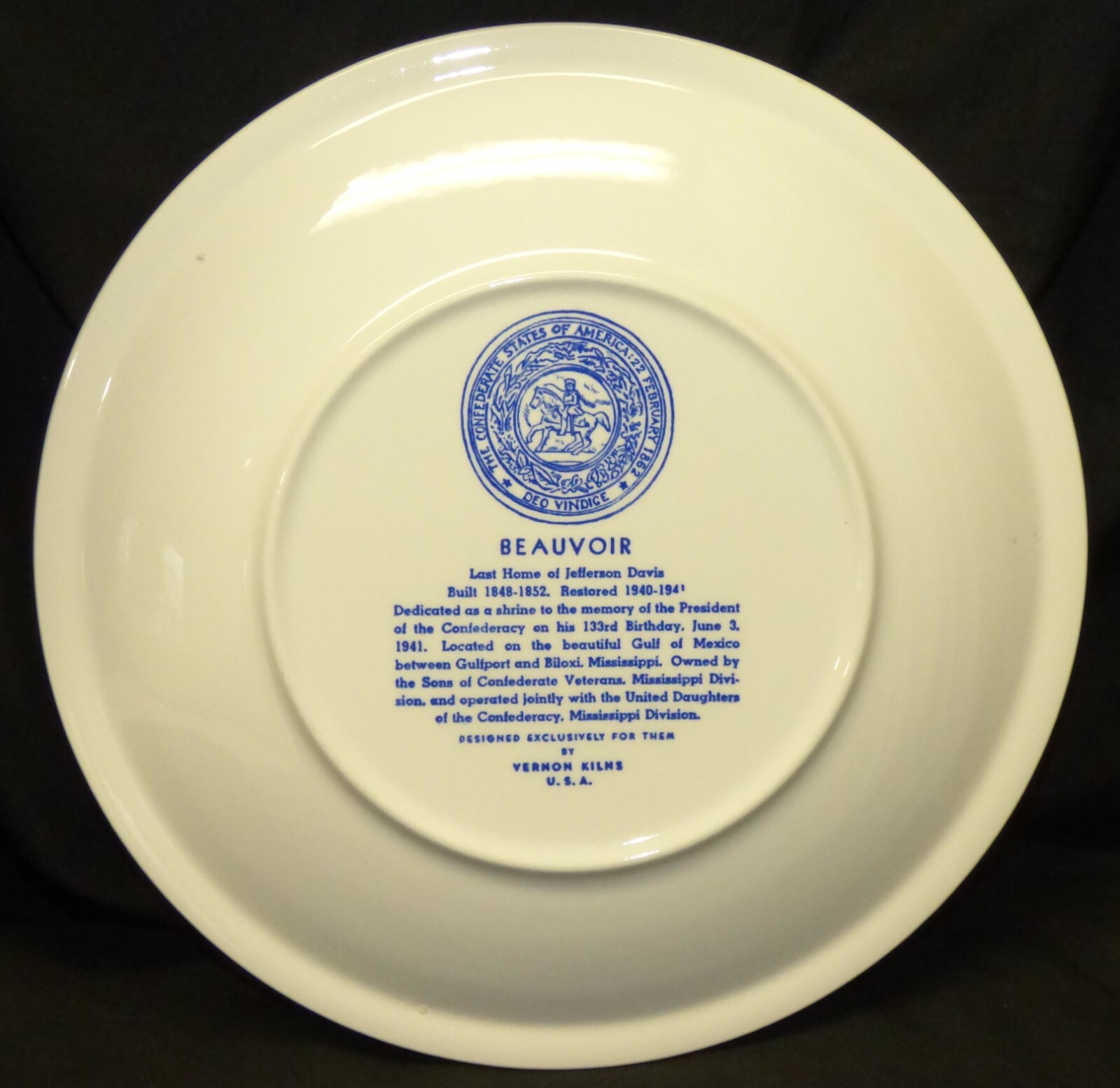 Vintage Vernon Kilns BEAUVOIR Jefferson Davis Home White Blue Ceramic Plate 10"