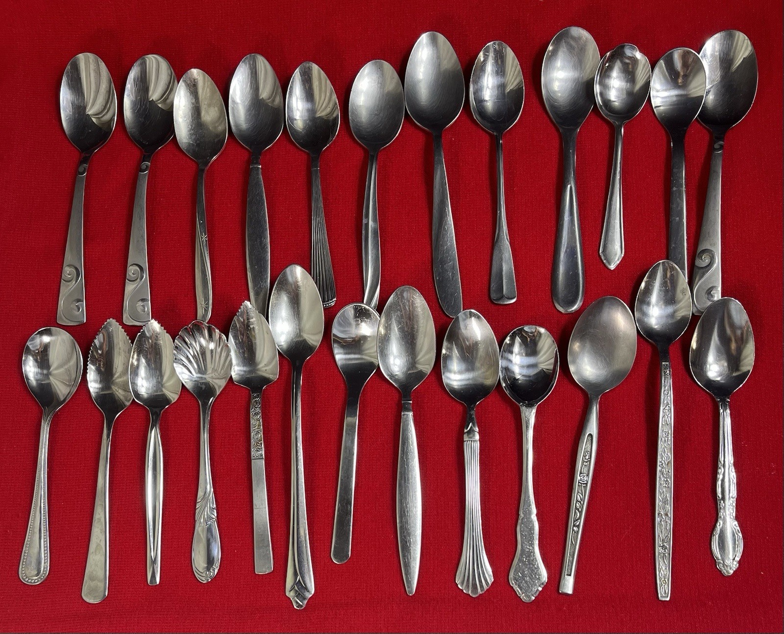 Lot 100 Assorted Stainless Steel Soup & Tea Spoons Flatware + 3 Serving Spoons