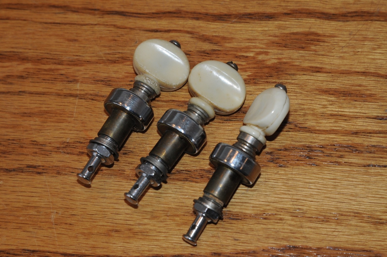 3 Three Geared Peg Tuning Knobs off Gibson Banjo Vintage Musical Instrument Part